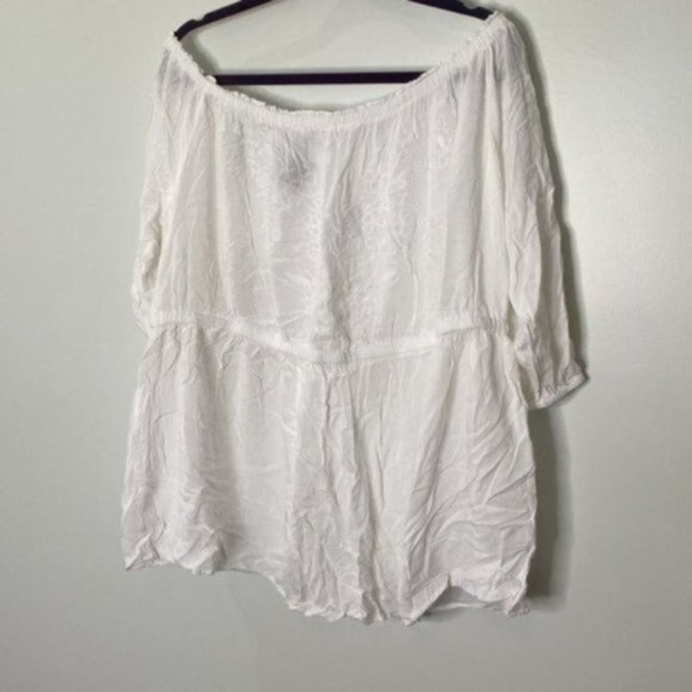 Torrid Women White Off Shoulder Short Sleeve Embroidered Top Plus Size 3